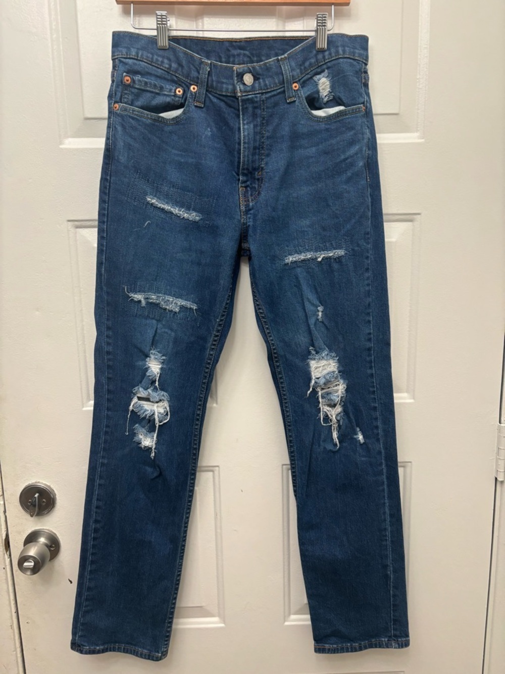 511 Levi's Men's Distressed Dark Blue Straight Jeans